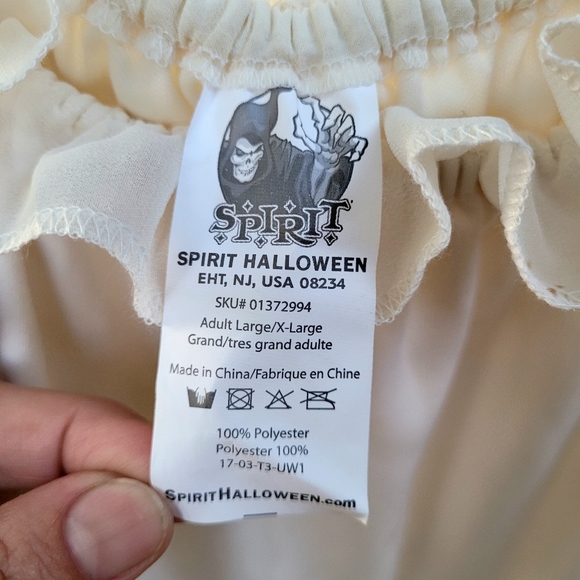 NEW Never worn. Ivory Costume Peasent Top - Picture 5 of 6